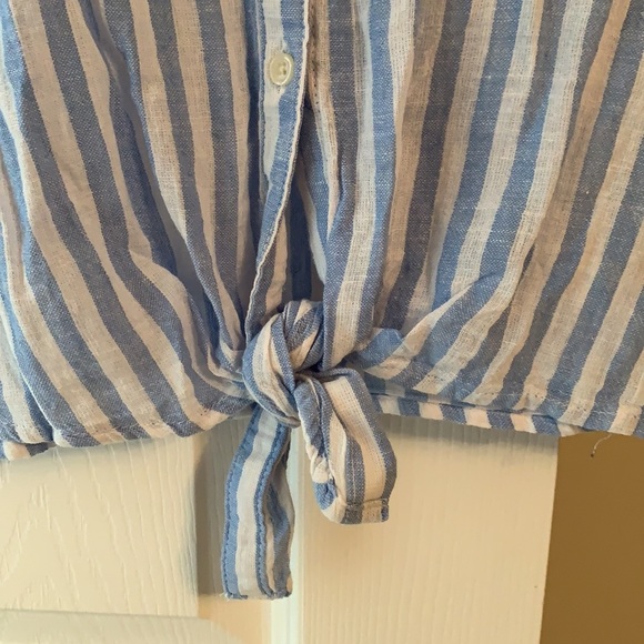 Old Navy - Button Down Knotted Top - Size XL - Picture 2 of 3